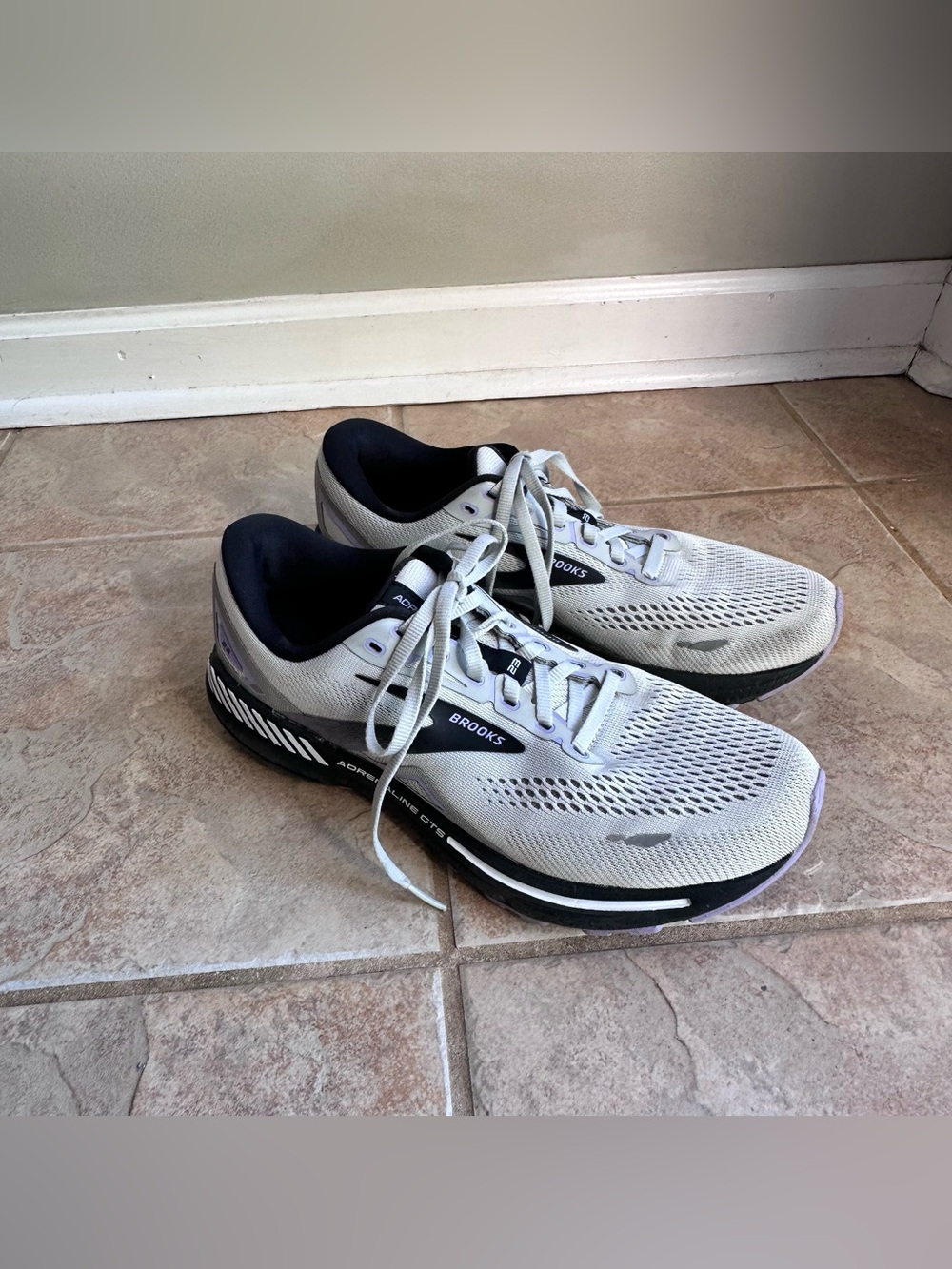 Brooks Adrenaline GTS 23 Gray Purple Running Shoes